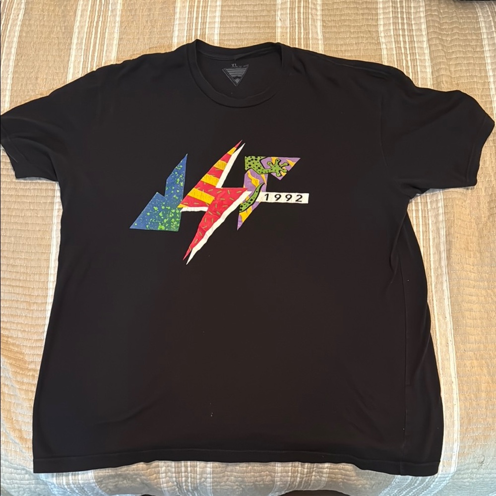 1992 Vintage Black Graphic T-Shirt